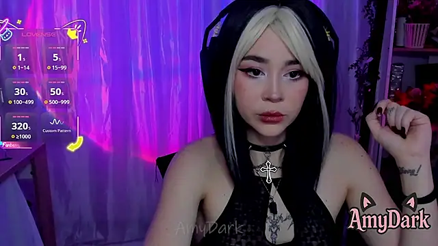 Snapshot of _AmyDark chatting on 10/15/25, 10:18 AmyDark online show from 10/15/25, 10:18