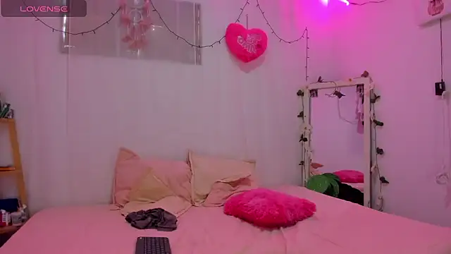 catalina and roger online show from 03/20/25, 01:59