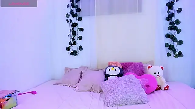 catalina and roger online show from 10/11/25, 03:40