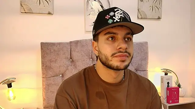 Amadeo Wild online show from 04/18/26, 04:04