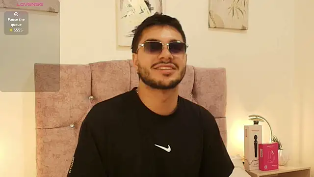 Amadeo Wild online show from 04/15/26, 04:07