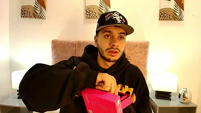 Amadeo Wild online show from 03/16/26, 12:09