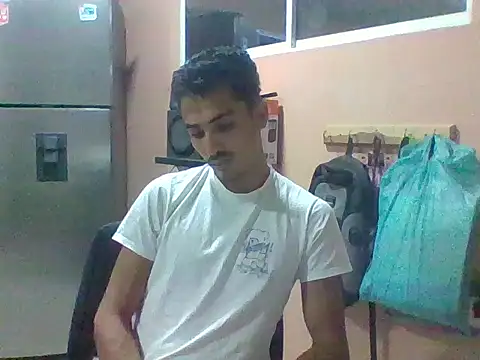 jeremy scott online show from 11/23/25, 10:42