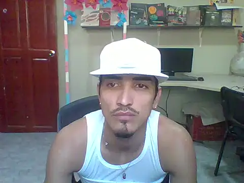 jeremy scott online show from 02/12/26, 08:52