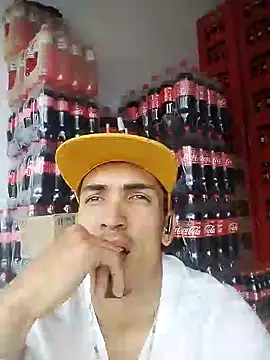 jeremy scott online show from 01/31/25, 06:47