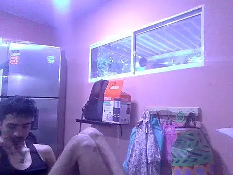 jeremy scott online show from 09/28/25, 03:52