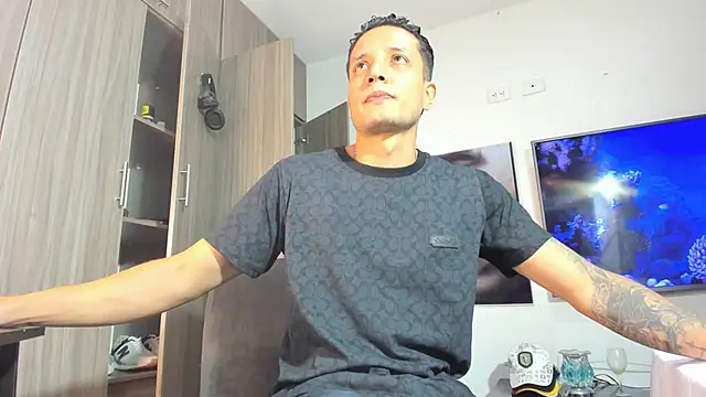 Snapshot of CbumDick chatting on 02/26/25, 03:46 CbumDick online show from 02/26/25, 03:46