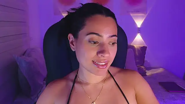 AlessaPears online show from 04/17/26, 11:51