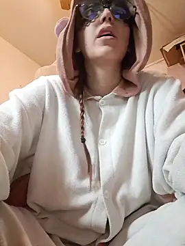 PearMaki online show from 10/10/25, 03:13