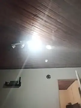 Snapshot of Leocesar37 chatting on 11/19/25, 04:23 Leocesar37 online show from 11/19/25, 04:23