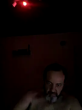 Snapshot of Leocesar37 chatting on 10/26/25, 04:02 Leocesar37 online show from 10/26/25, 04:02