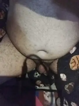 Snapshot of Leocesar37 chatting on 10/18/25, 04:36 Leocesar37 online show from 10/18/25, 04:36