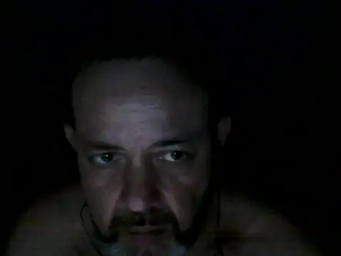 Snapshot of Leocesar37 chatting on 09/13/25, 04:56 Leocesar37 online show from 09/13/25, 04:56