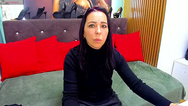 LauraSin online show from 02/16/26, 07:12