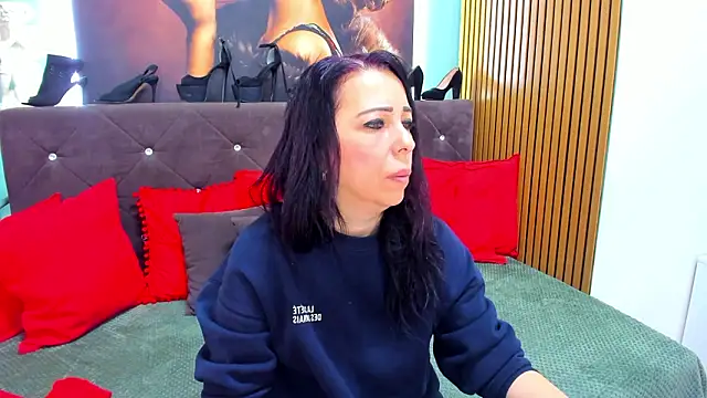 LauraSin online show from 03/27/26, 04:43