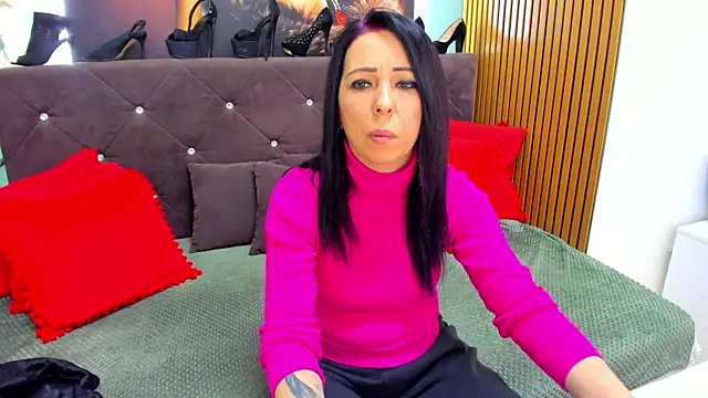 LauraSin online show from 04/02/26, 05:52