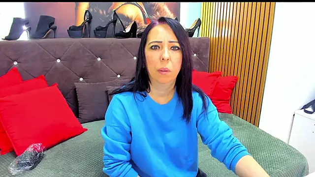 LauraSin online show from 03/25/26, 04:34