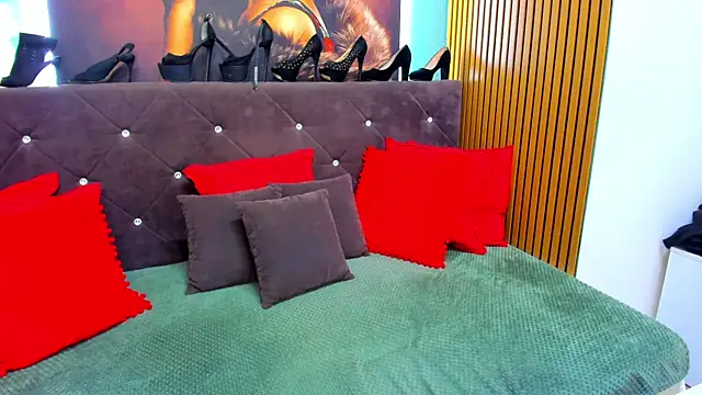 LauraSin online show from 04/16/26, 03:29