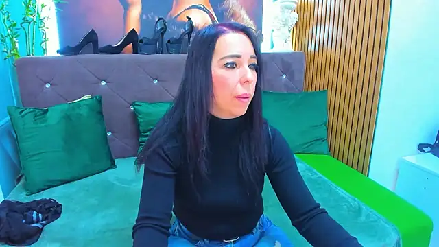 LauraSin online show from 01/17/26, 04:27