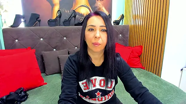 LauraSin online show from 03/16/26, 06:54