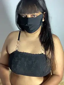 Snapshot of Jeroliee_viyana chatting on 07/05/26, 04:19 Jeroliee viyana online show from 07/05/26, 04:19
