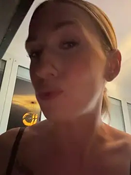 lola tentatiion online show from 11/17/25, 10:14