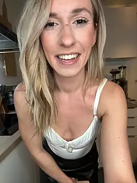 lola tentatiion online show from 11/16/25, 08:02