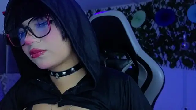 Snapshot of Kitty_Gang chatting on 05/05/26, 01:41 Kitty Gang online show from 05/05/26, 01:41