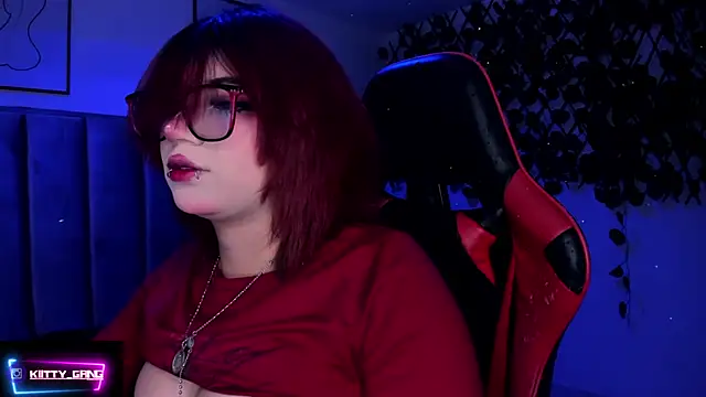 Kitty Gang online show from 12/01/25, 02:45