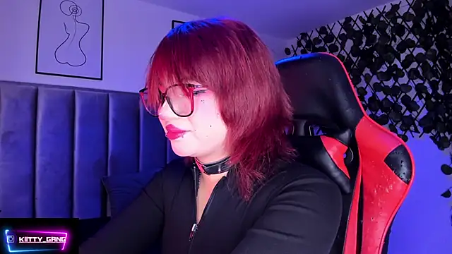 Snapshot of Kitty_Gang chatting on 10/14/25, 02:56 Kitty Gang online show from 10/14/25, 02:56
