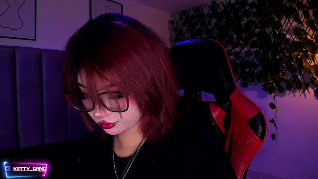 Kitty Gang online show from 11/08/25, 02:15