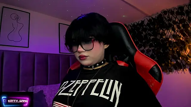 Kitty Gang online show from 02/05/26, 01:23