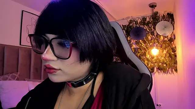 Snapshot of Kitty_Gang chatting on 04/28/26, 01:48 Kitty Gang online show from 04/28/26, 01:48