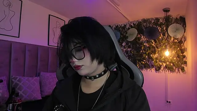 Snapshot of Kitty_Gang chatting on 06/06/26, 01:33 Kitty Gang online show from 06/06/26, 01:33