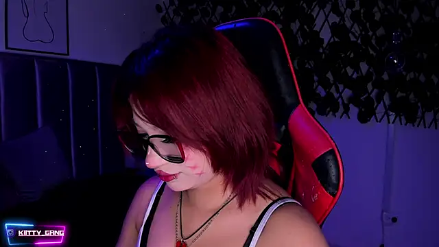 Kitty Gang online show from 11/13/25, 02:15