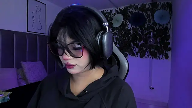 Snapshot of Kitty_Gang chatting on 07/10/26, 12:54 Kitty Gang online show from 07/10/26, 12:54