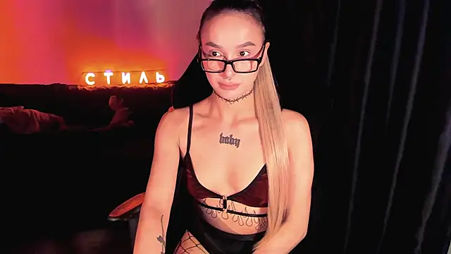 MilaAsh online show from 05/04/26, 05:11