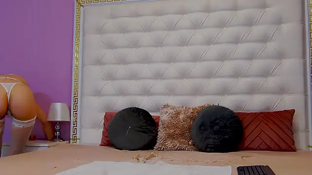 Snapshot of Lenna_Paul chatting on 09/17/25, 04:14 Lenna Paul online show from 09/17/25, 04:14