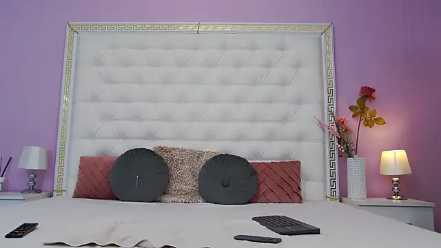 Snapshot of Lenna_Paul chatting on 11/03/25, 04:50 Lenna Paul online show from 11/03/25, 04:50