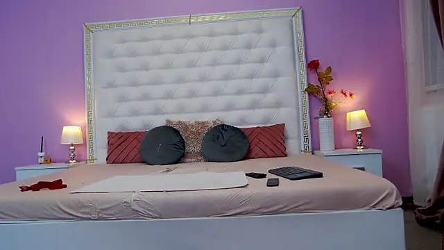 Snapshot of Lenna_Paul chatting on 09/29/25, 04:08 Lenna Paul online show from 09/29/25, 04:08