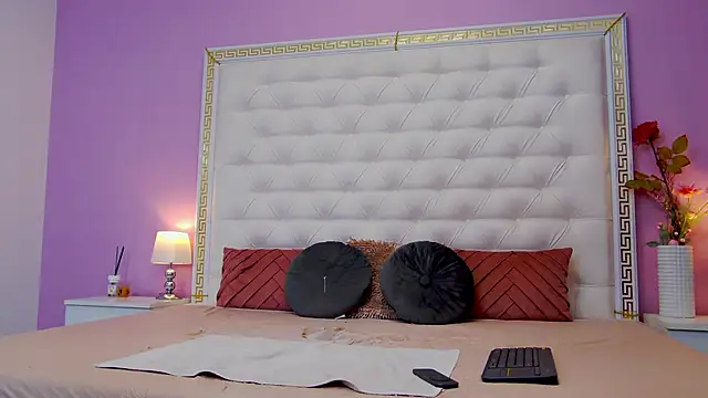 Snapshot of Lenna_Paul chatting on 09/25/25, 03:56 Lenna Paul online show from 09/25/25, 03:56