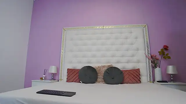 Snapshot of Lenna_Paul chatting on 11/25/25, 04:46 Lenna Paul online show from 11/25/25, 04:46