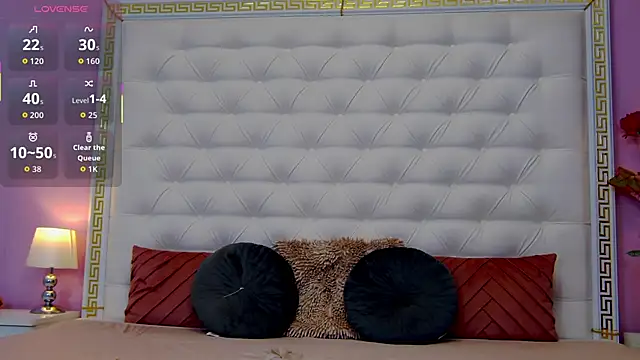 Snapshot of Lenna_Paul chatting on 10/01/25, 04:17 Lenna Paul online show from 10/01/25, 04:17