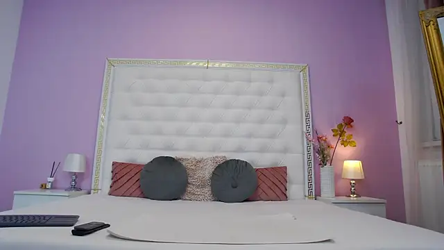 Snapshot of Lenna_Paul chatting on 12/04/25, 04:55 Lenna Paul online show from 12/04/25, 04:55