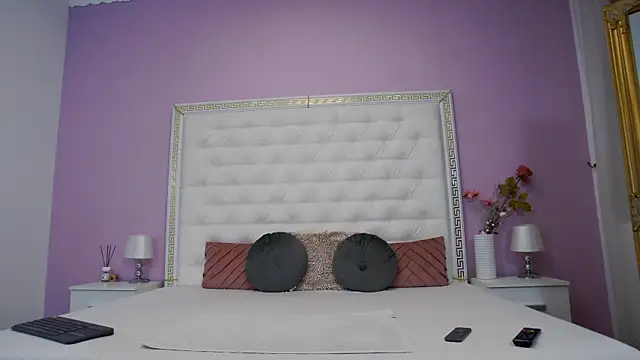 Lenna Paul online show from 01/10/26, 04:52