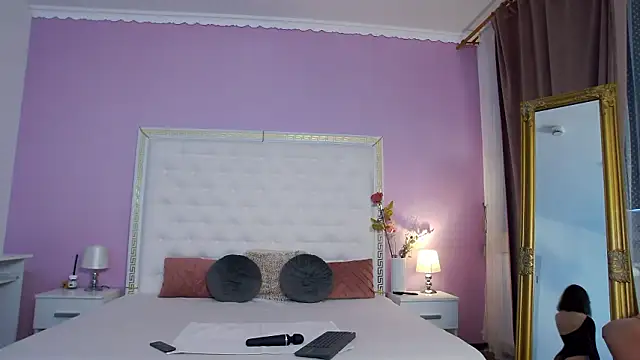 Lenna Paul online show from 03/06/26, 05:13