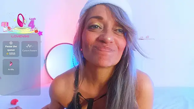 emma collson online show from 12/22/25, 10:21