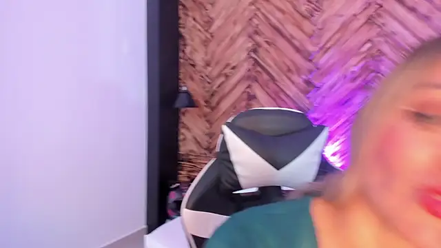 emma collson online show from 11/27/25, 12:11