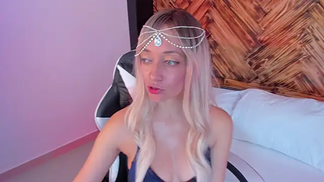 emma collson online show from 11/10/25, 04:23