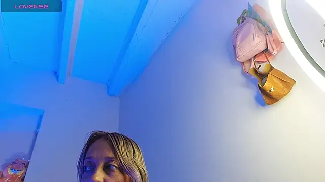 emma collson online show from 12/03/25, 08:52